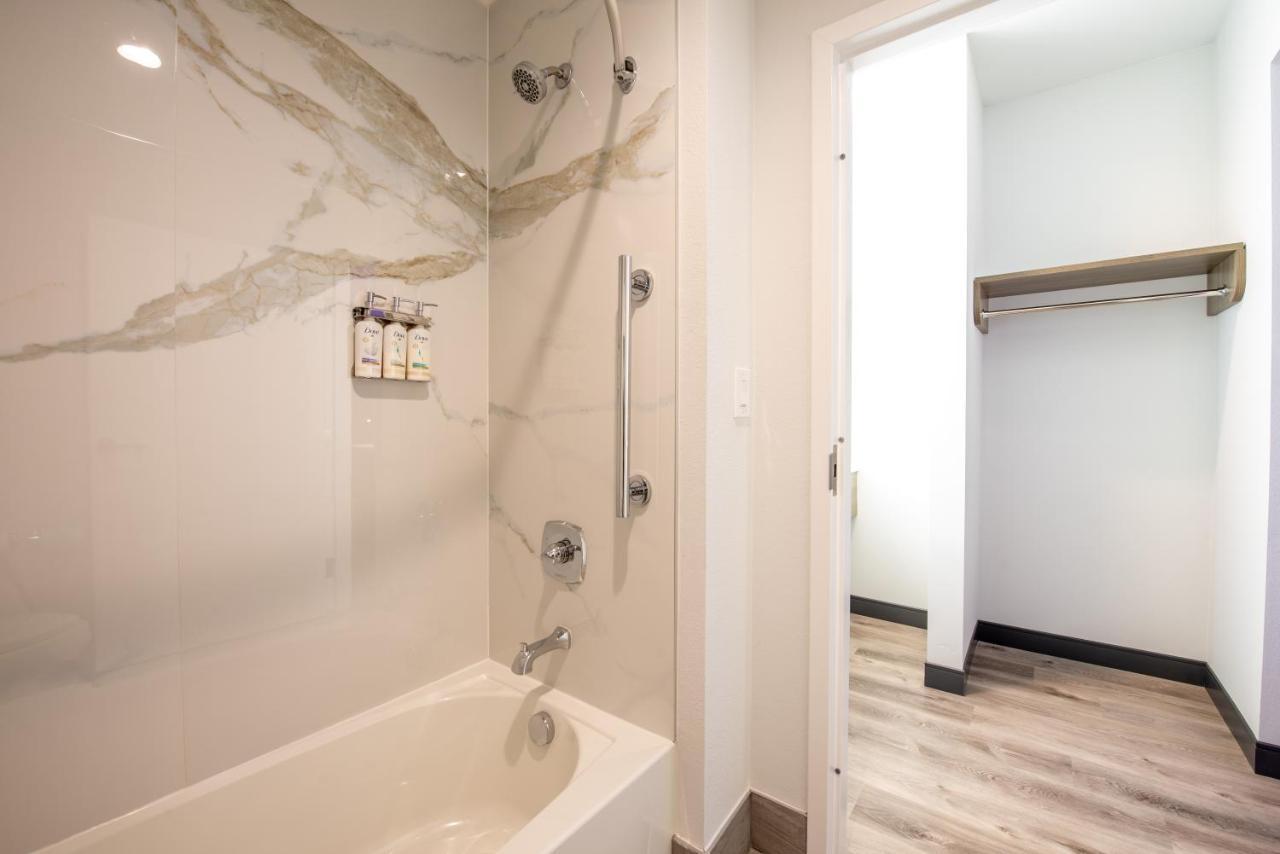 Express Inn & Suites Houston Buitenkant foto